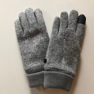 Heat tech Knitted Gloves w/ touchscreen support